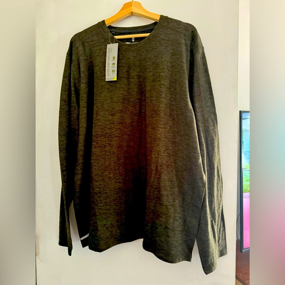 NWT Mens size XXL moisture wicking long sleeve shirt